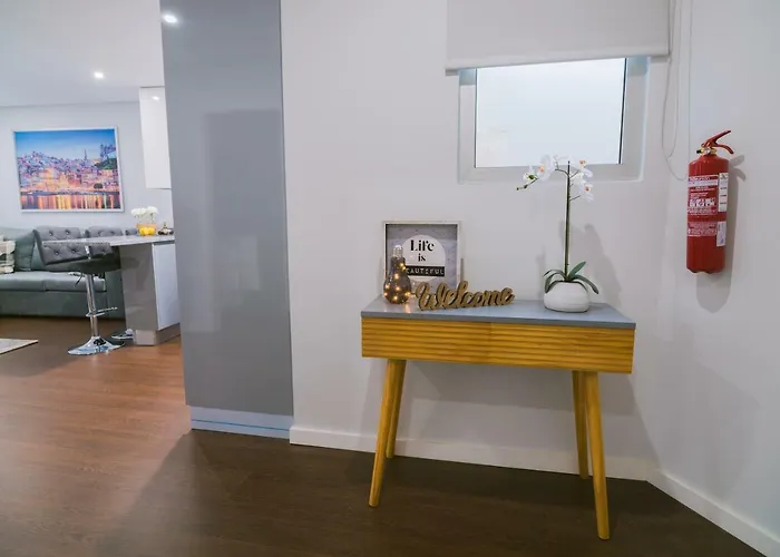 Lechartier 1 Apartment